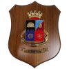 CREST IN METALLO SMALTATO BASE LEGNO 22,5X17,5CM TERRARM