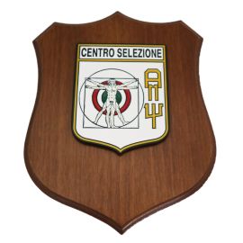 CREST IN METALLO SMALTATO BASE LEGNO 22,5X17,5CM CENTRO SELEZIONE