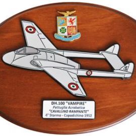 CREST IN METALLO SMALTATO A.M. DH.100 VAMPIRE CAVALLINO RAMPANTE