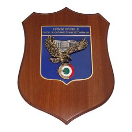 CREST IN METALLO SMALTATO BASE LEGNO 22,5X17,5CM UFF.GEN.CENTRO RES.AMM.