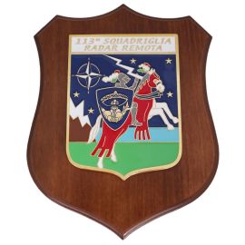 CREST IN METALLO SMALTATO BASE LEGNO 22,5X17,5CM 113 SQUADRIGLIA R.R.