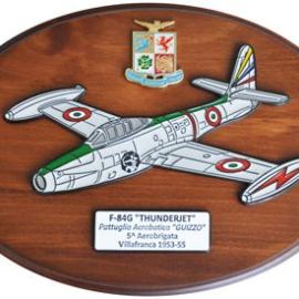 CREST IN METALLO SMALTATO A.M. F-84G THUNDERJET GUIZZO
