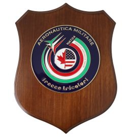 CREST IN METALLO E SMALTO SU BASE IN LENGNO 22,5X17,5 CM NAT24