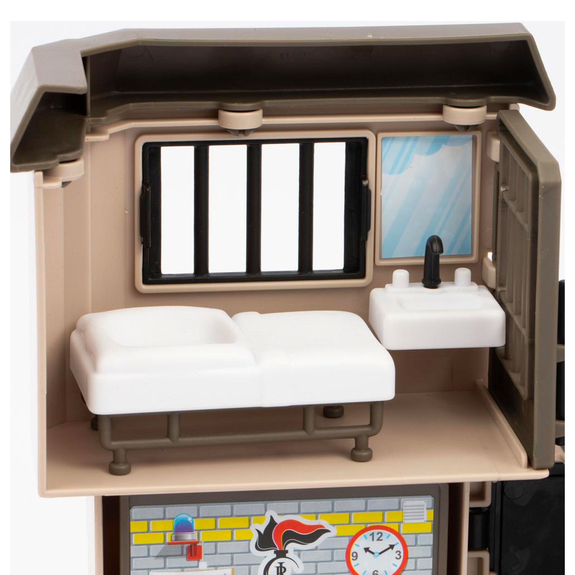 STAZIONE OPERATIVA CON PERSONAGGIO CARABINIERI