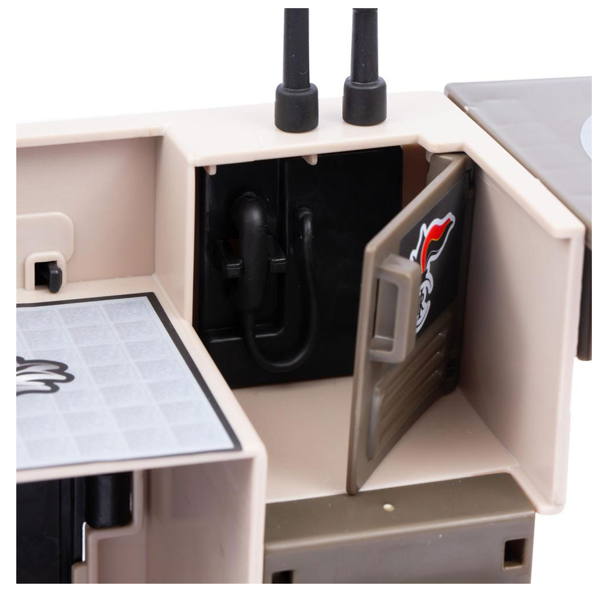 STAZIONE OPERATIVA CON PERSONAGGIO CARABINIERI